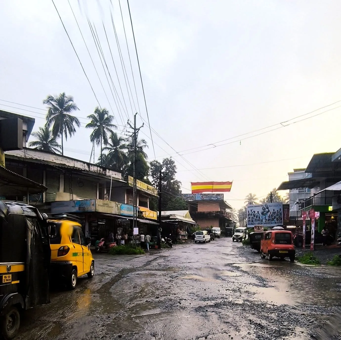 Rainy street scene in Aanakkampoyil